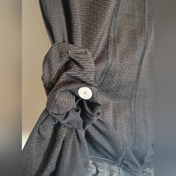 Lululemon Black Mesh T-shirt sz 4 - Picture 3 of 4